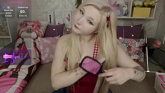 Snapshot of MeowkaKitty chatting on 11/30/25, 01:42 MeowkaKitty online show from 11/30/25, 01:42