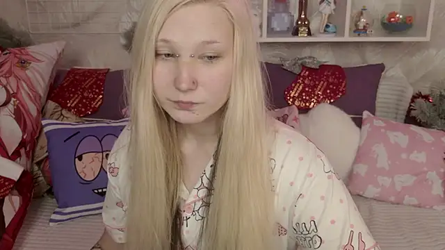 MeowkaKitty online show from 12/22/25, 02:19