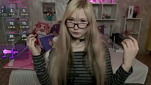 MeowkaKitty online show from 04/01/26, 01:28