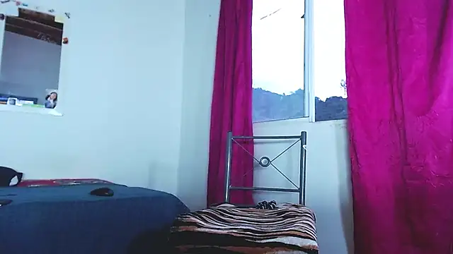 Snapshot of Trix_fiore_oficial chatting on 02/03/25, 11:05 Trix fiore oficial online show from 02/03/25, 11:05