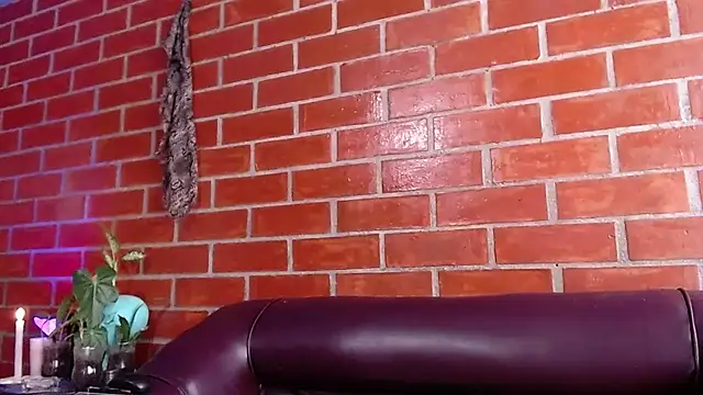 Snapshot of Trix_fiore_oficial chatting on 04/05/26, 09:12 Trix fiore oficial online show from 04/05/26, 09:12