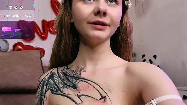 Snapshot of Britney_Lynch chatting on 01/29/25, 03:33 Britney Lynch online show from 01/29/25, 03:33