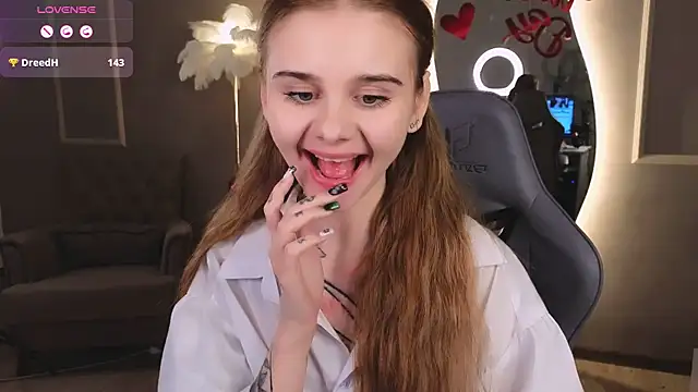 Snapshot of Britney_Lynch chatting on 02/09/25, 12:17 Britney Lynch online show from 02/09/25, 12:17