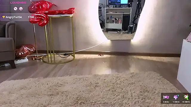 Snapshot of Britney_Lynch chatting on 02/09/25, 03:22 Britney Lynch online show from 02/09/25, 03:22