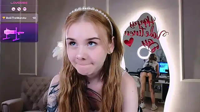 Snapshot of Britney_Lynch chatting on 02/10/25, 09:04 Britney Lynch online show from 02/10/25, 09:04