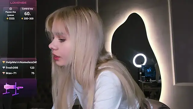 Snapshot of Britney_Lynch chatting on 03/05/25, 12:16 Britney Lynch online show from 03/05/25, 12:16