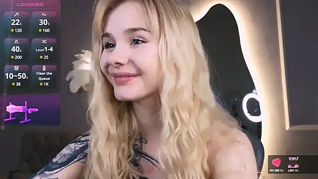 Snapshot of Britney_Lynch chatting on 03/13/25, 03:11 Britney Lynch online show from 03/13/25, 03:11