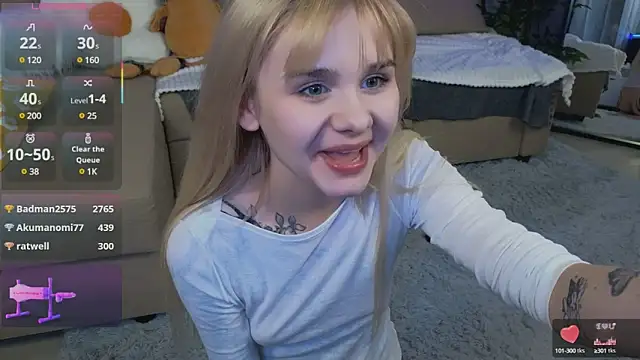 Snapshot of Britney_Lynch chatting on 03/19/25, 10:53 Britney Lynch online show from 03/19/25, 10:53