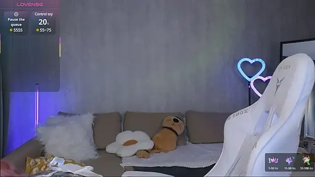 Snapshot of Britney_Lynch chatting on 03/20/25, 08:08 Britney Lynch online show from 03/20/25, 08:08