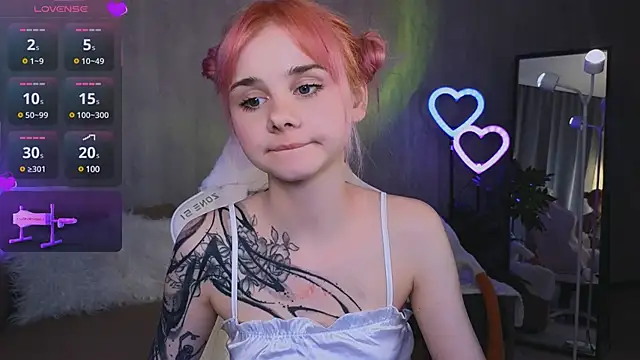 Snapshot of Britney_Lynch chatting on 03/22/25, 09:53 Britney Lynch online show from 03/22/25, 09:53