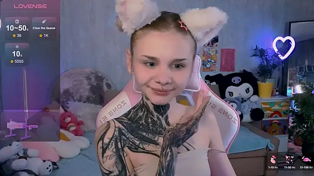 Snapshot of Britney_Lynch chatting on 09/09/25, 08:19 Britney Lynch online show from 09/09/25, 08:19