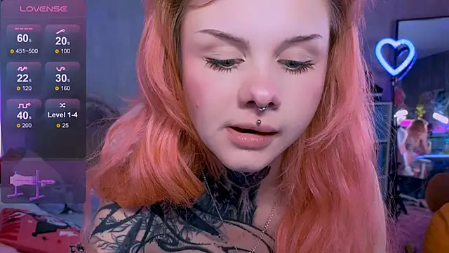 Snapshot of Britney_Lynch chatting on 09/20/25, 07:59 Britney Lynch online show from 09/20/25, 07:59