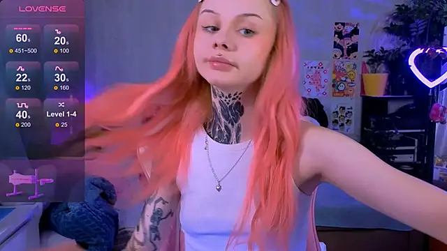 Snapshot of Britney_Lynch chatting on 09/27/25, 08:03 Britney Lynch online show from 09/27/25, 08:03