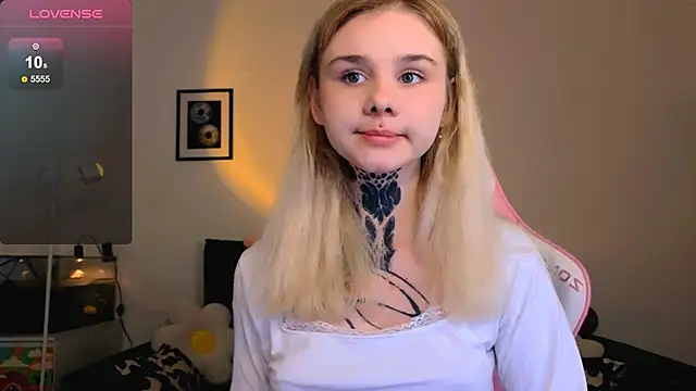 Britney Lynch online show from 04/07/26, 05:57