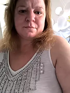 jusichka online show from 10/31/25, 06:14