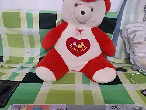 Snapshot of Fiola-Ly chatting on 02/24/25, 12:30 Fiola-Ly online show from 02/24/25, 12:30