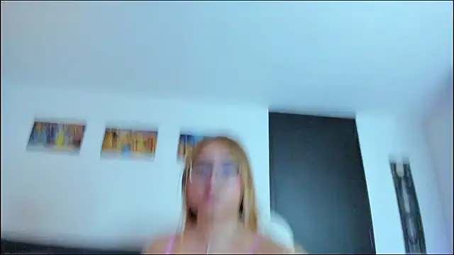 Snapshot of engell_brunet chatting on 03/11/26, 04:51 engell brunet online show from 03/11/26, 04:51