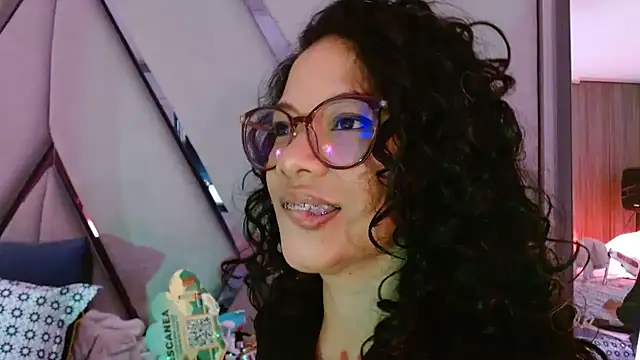 Snapshot of paula_daniela1 chatting on 06/07/26, 08:01 paula daniela1 online show from 06/07/26, 08:01