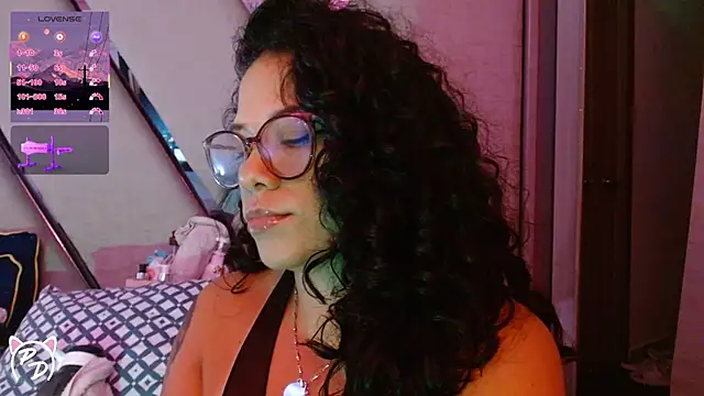 Snapshot of paula_daniela1 chatting on 07/18/26, 10:02 paula daniela1 online show from 07/18/26, 10:02
