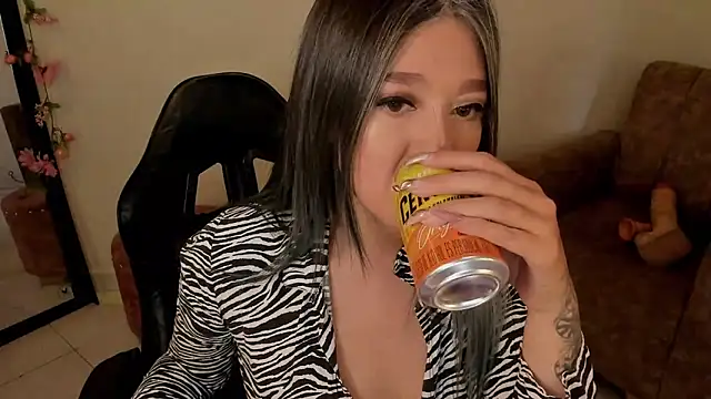 Snapshot of kat_apple chatting on 04/07/26, 10:09 kat apple online show from 04/07/26, 10:09