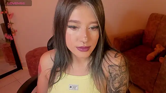 Snapshot of kat_apple chatting on 04/10/26, 01:00 kat apple online show from 04/10/26, 01:00