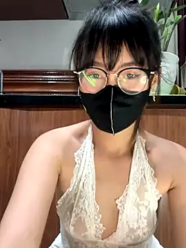 Snapshot of Na-Sweety chatting on 10/27/25, 03:05 Na-Sweety online show from 10/27/25, 03:05