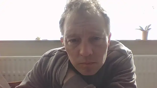 Snapshot of bertolini chatting on 03/19/26, 01:15 bertolini online show from 03/19/26, 01:15