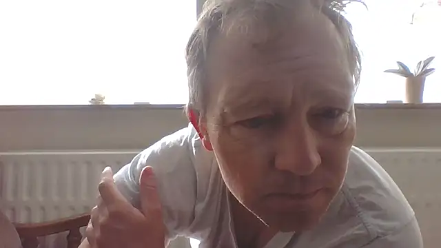 Snapshot of bertolini chatting on 03/26/26, 08:20 bertolini online show from 03/26/26, 08:20