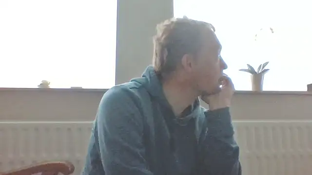 Snapshot of bertolini chatting on 03/29/26, 03:56 bertolini online show from 03/29/26, 03:56