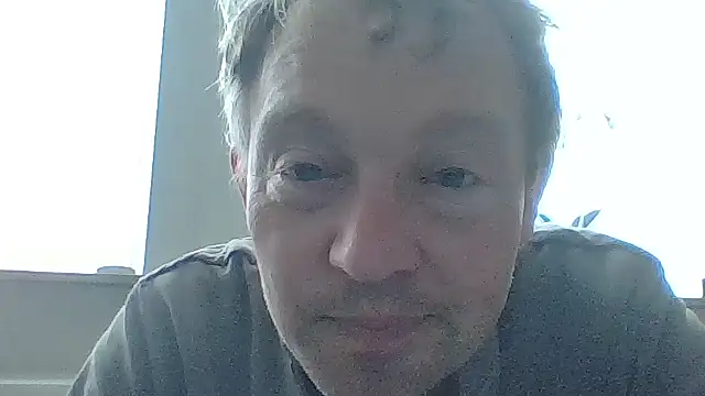 Snapshot of bertolini chatting on 04/04/26, 01:08 bertolini online show from 04/04/26, 01:08
