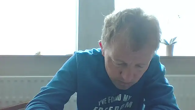 Snapshot of bertolini chatting on 04/06/26, 12:06 bertolini online show from 04/06/26, 12:06