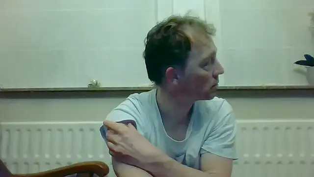 Snapshot of bertolini chatting on 04/07/26, 09:04 bertolini online show from 04/07/26, 09:04