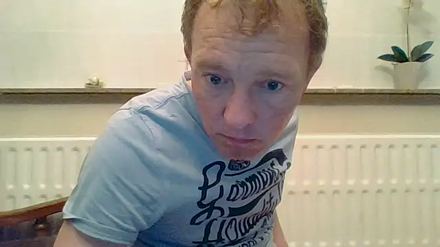 Snapshot of bertolini chatting on 04/08/26, 09:15 bertolini online show from 04/08/26, 09:15