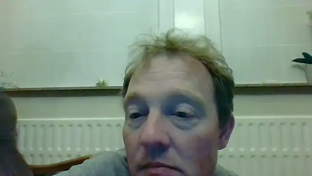 Snapshot of bertolini chatting on 04/11/26, 10:25 bertolini online show from 04/11/26, 10:25