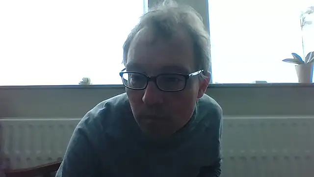 Snapshot of bertolini chatting on 04/12/26, 03:28 bertolini online show from 04/12/26, 03:28