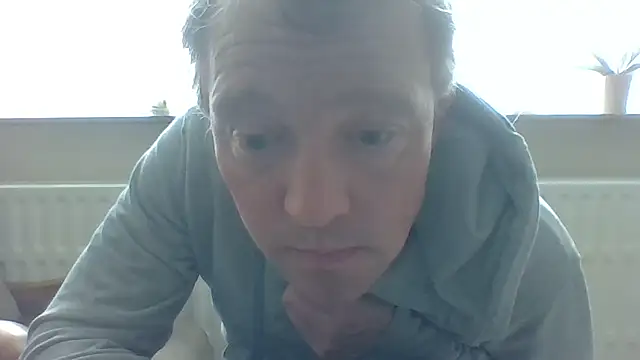 Snapshot of bertolini chatting on 04/16/26, 01:12 bertolini online show from 04/16/26, 01:12