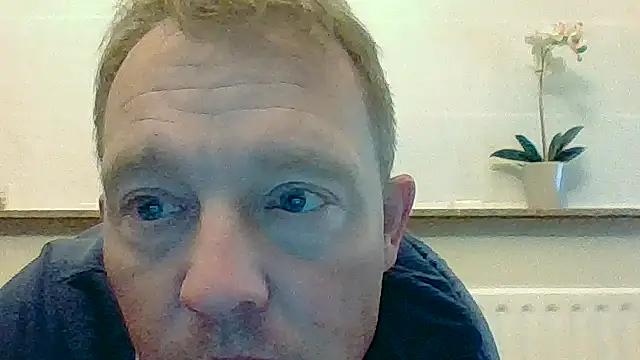 Snapshot of bertolini chatting on 05/20/26, 08:59 bertolini online show from 05/20/26, 08:59