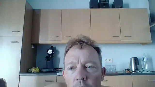 Snapshot of bertolini chatting on 05/30/26, 07:05 bertolini online show from 05/30/26, 07:05