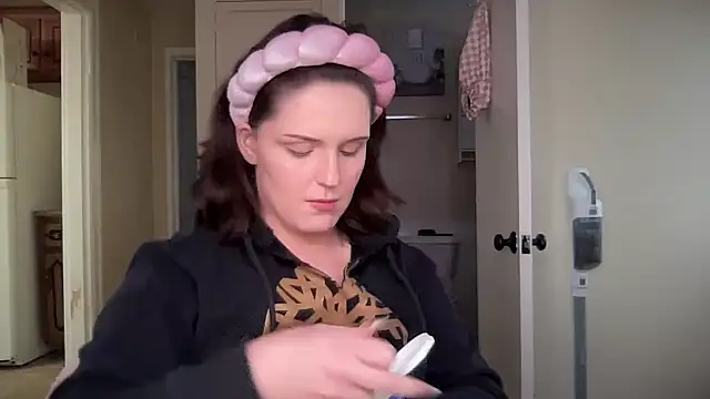 sexylilly69 online show from 02/19/25, 10:42