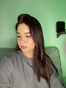 Snapshot of Zarah_Blare chatting on 12/12/24, 06:57 Zarah Blare online show from 12/12/24, 06:57