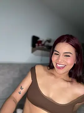 Snapshot of Zarah_Blare chatting on 01/23/25, 01:41 Zarah Blare online show from 01/23/25, 01:41