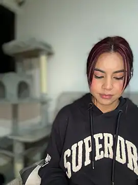 Snapshot of Zarah_Blare chatting on 01/31/25, 06:02 Zarah Blare online show from 01/31/25, 06:02