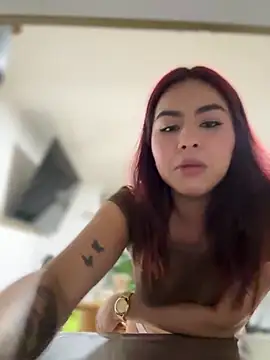 Snapshot of Zarah_Blare chatting on 02/19/25, 03:50 Zarah Blare online show from 02/19/25, 03:50