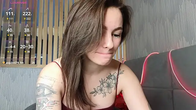 girl with snaketatto0 online show from 02/16/25, 03:26