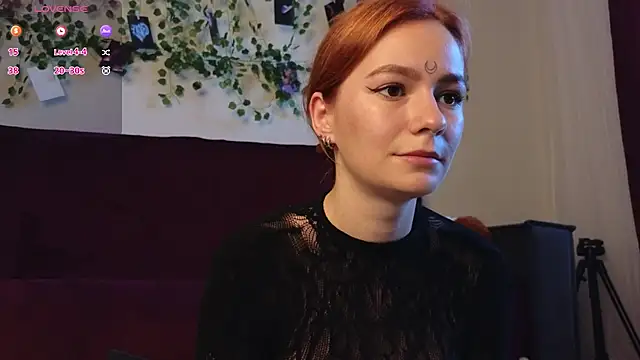 girl with snaketatto0 online show from 10/01/25, 02:39