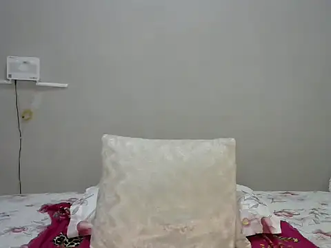 Snapshot of Cariepink chatting on 02/04/26, 08:09 Cariepink online show from 02/04/26, 08:09