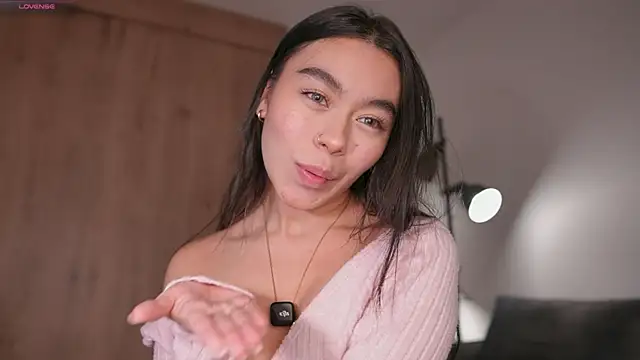 GigiLee  online show from 11/12/25, 11:21