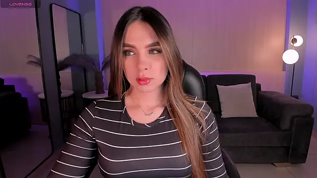 Snapshot of EloisaOlivero chatting on 10/11/25, 12:04 EloisaOlivero online show from 10/11/25, 12:04