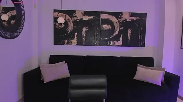 Snapshot of EloisaOlivero chatting on 11/06/25, 07:48 EloisaOlivero online show from 11/06/25, 07:48