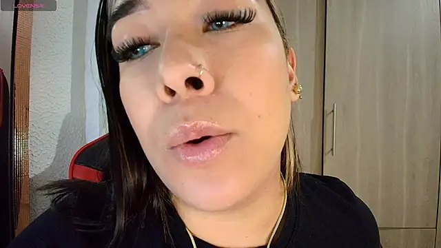 Snapshot of leahtemptation3 chatting on 06/21/26, 07:33 leahtemptation3 online show from 06/21/26, 07:33